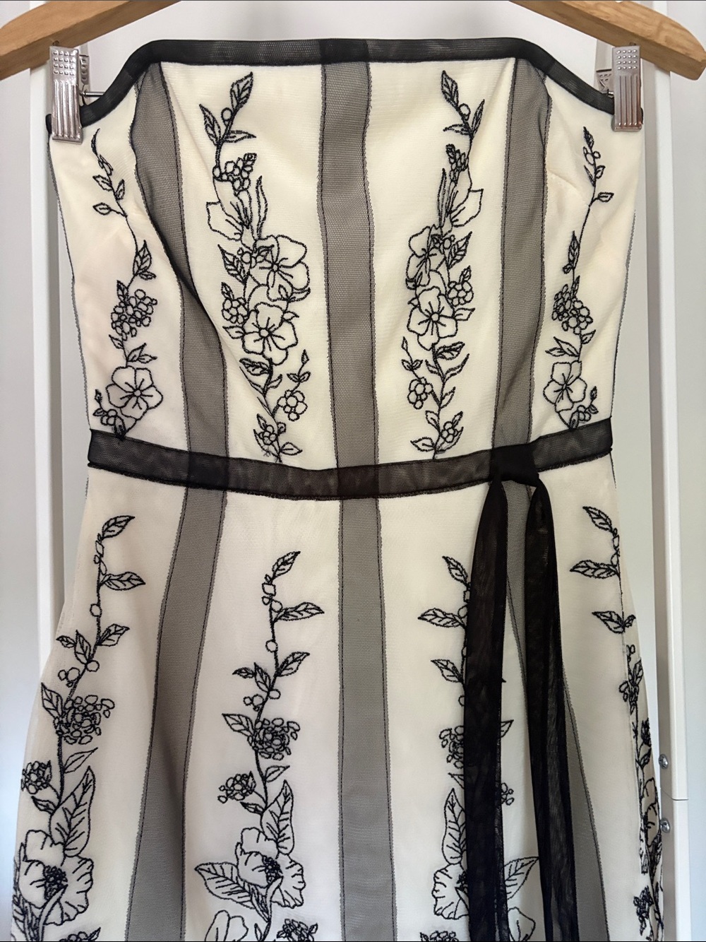 BCBGMaxAzria Strapless Ivory Dress with Black Floral Trim - Picture 2 of 8